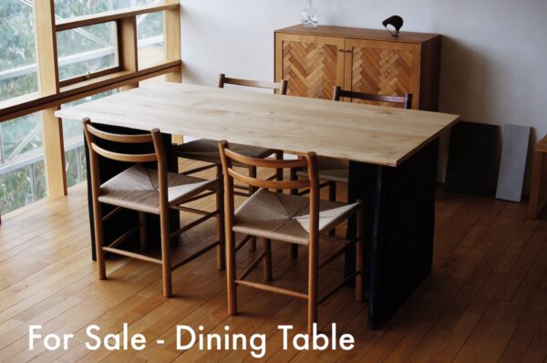 ダイニングテーブル