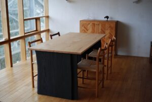 ダイニングテーブル